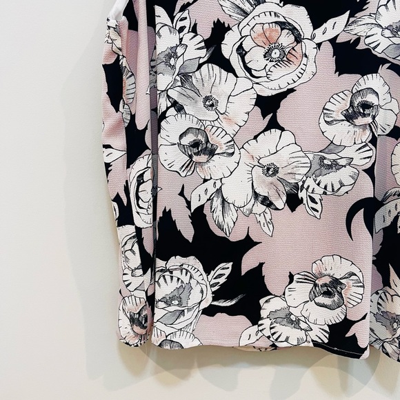 C&E Floral Sleeveless Blouse Size M - Picture 8 of 9